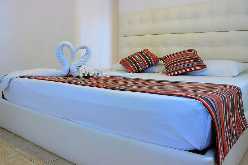 Apartamentos Las Torres Playa del Carmen